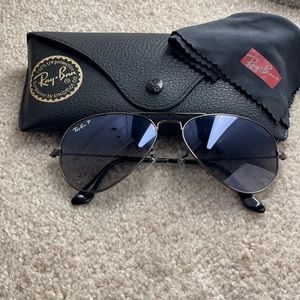RAY-BANS AVIATOR POLARIZED SUNGLASSES
